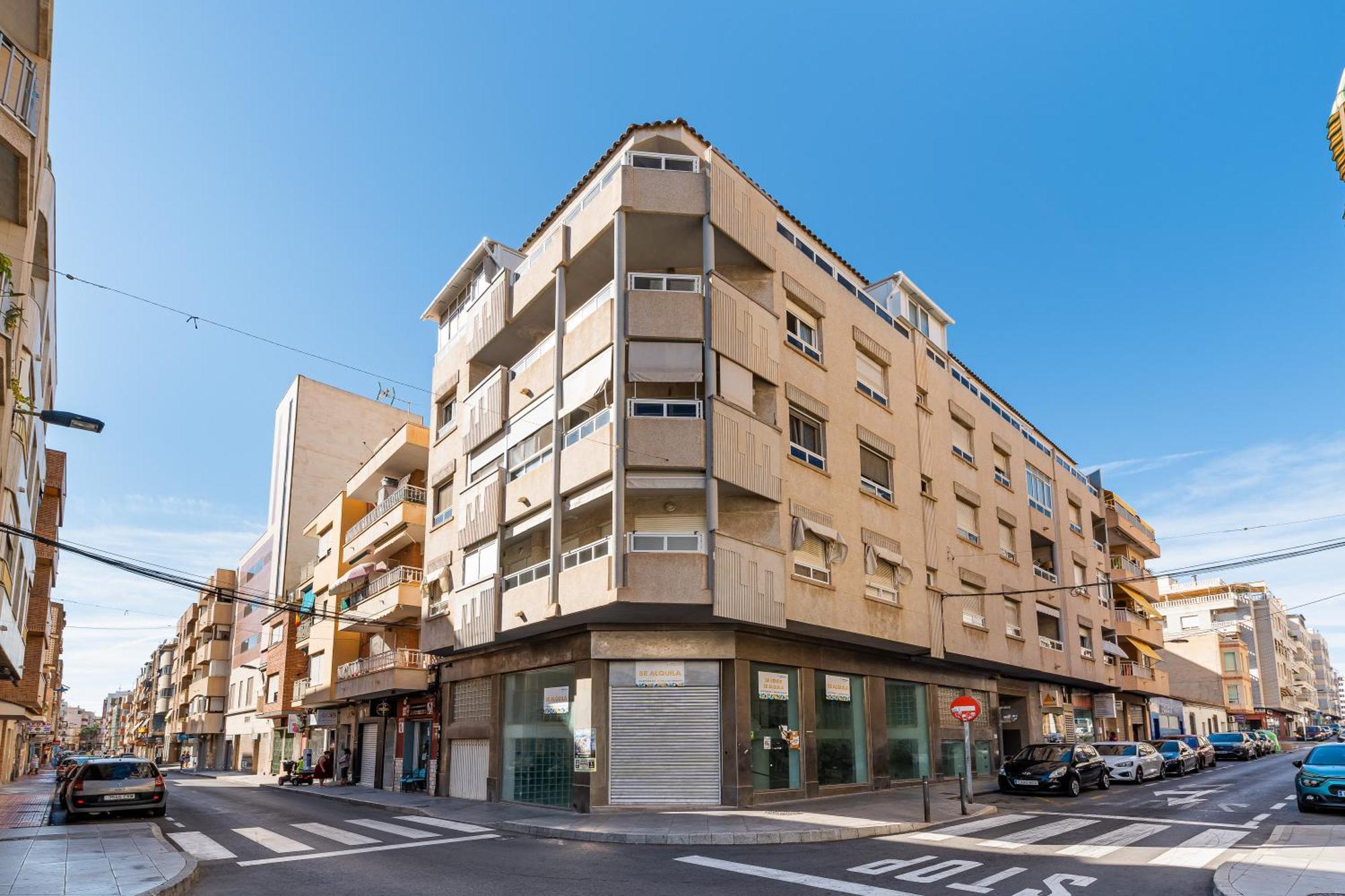 Apartamento En Centro Торевьиа Экстерьер фото
